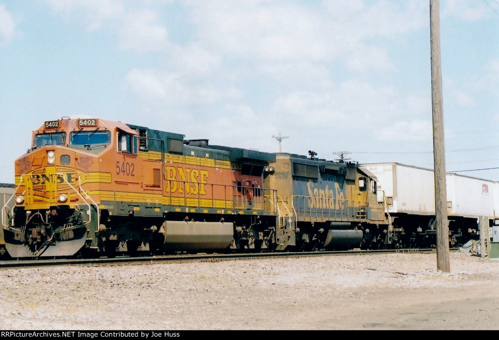 BNSF 5402 East